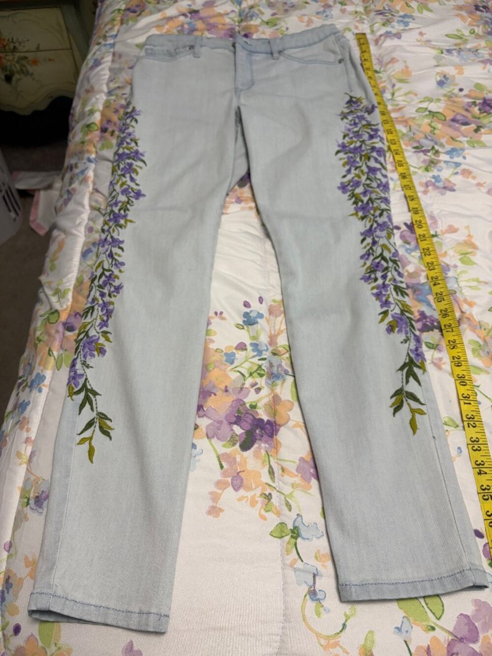 Martha Stewart Embroidered Jeans Women's Size 6 Pre-Owned